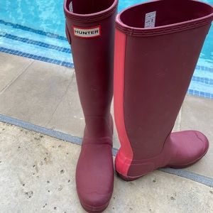 Burgundy hunter tall size 8 rain boots!